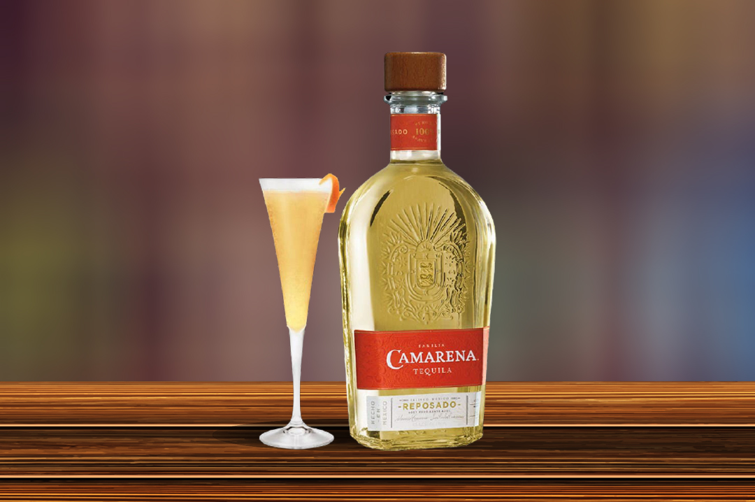 Gold Shimmery Champagne Cocktail - The Flavor Bender