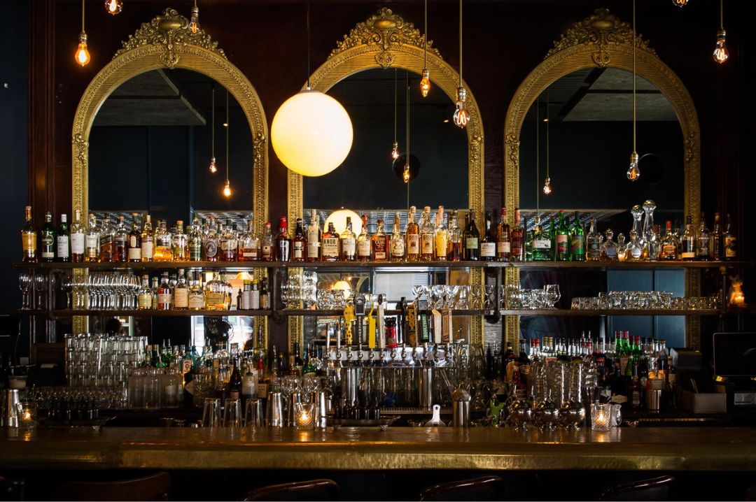 Gilt Bar